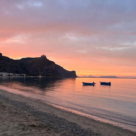 La Casetta Di Simo A Pochi Minuti Dal Mare Falcone Bagian luar foto