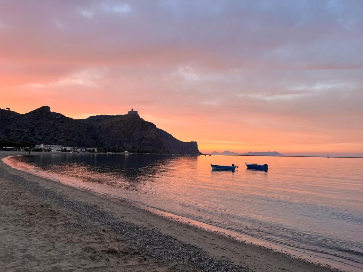 La Casetta Di Simo A Pochi Minuti Dal Mare Falcone Bagian luar foto